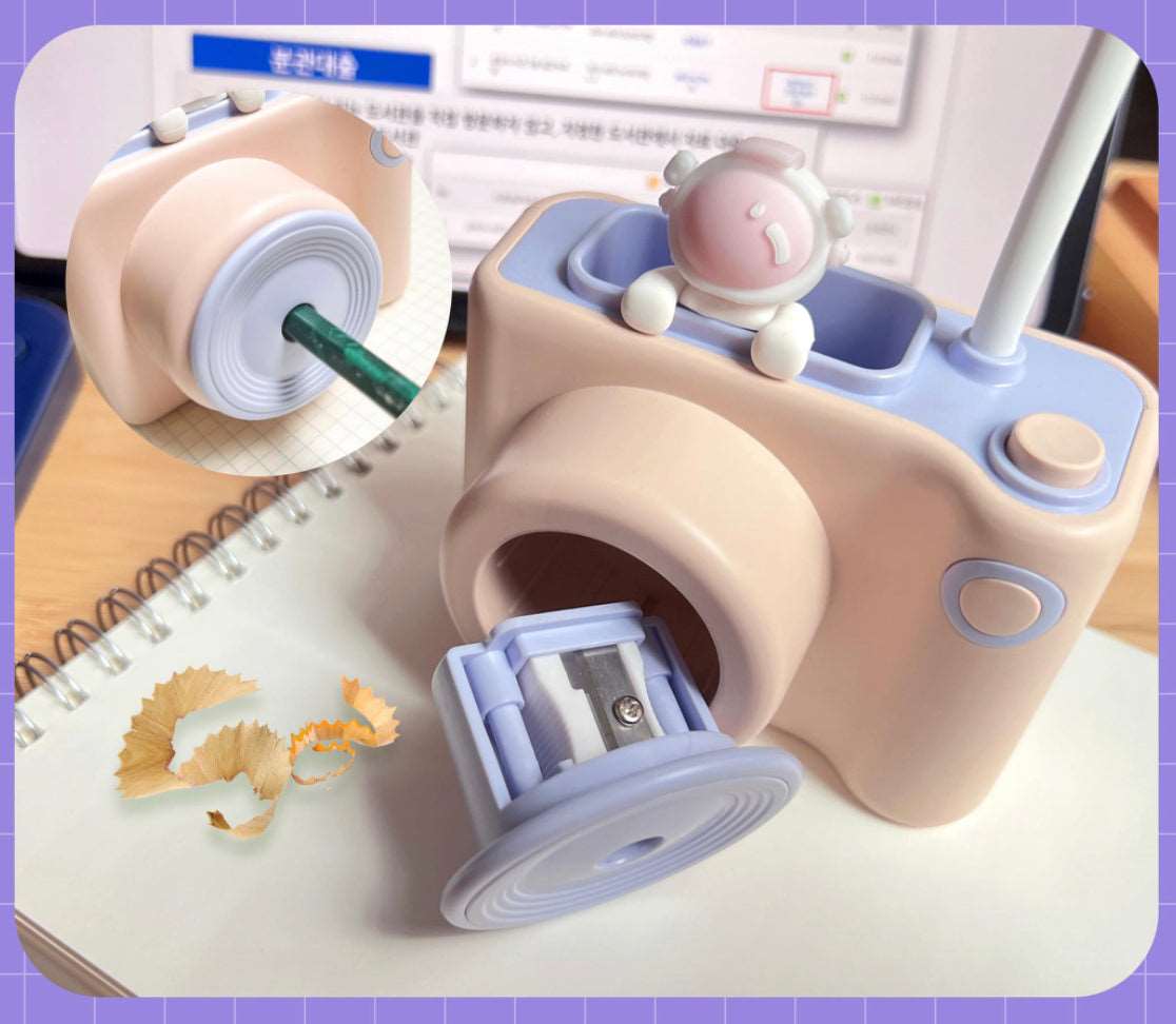 NIYO TOYS camera shaped table lamps featuring a playful design with a pencil sharpener