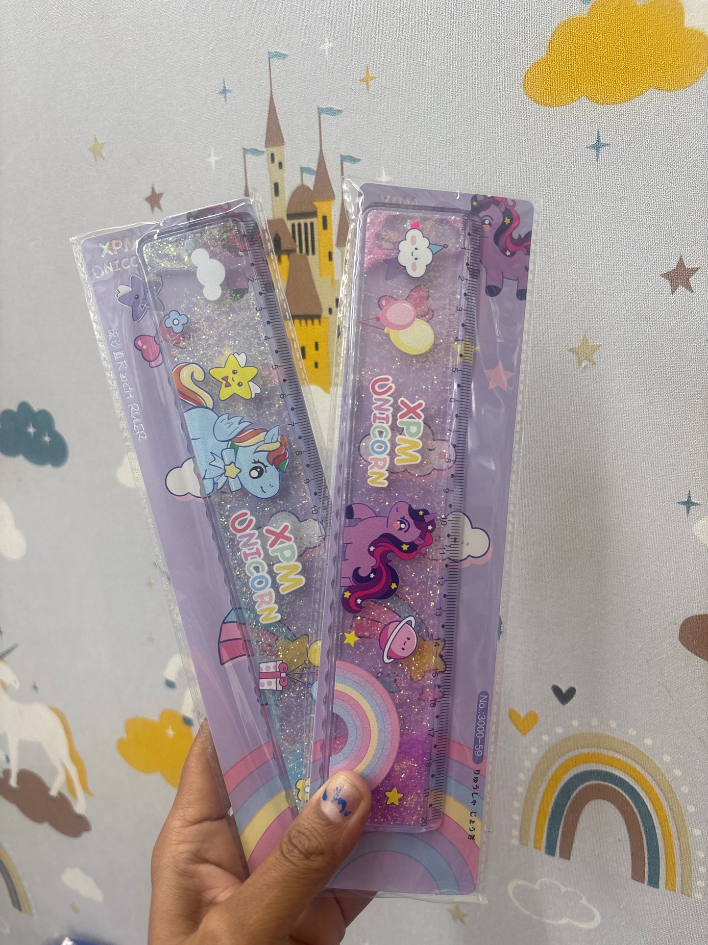 Colorful NIYO TOYS floating shimmer scale for kids age 5+, perfect for arts and crafts or school projects