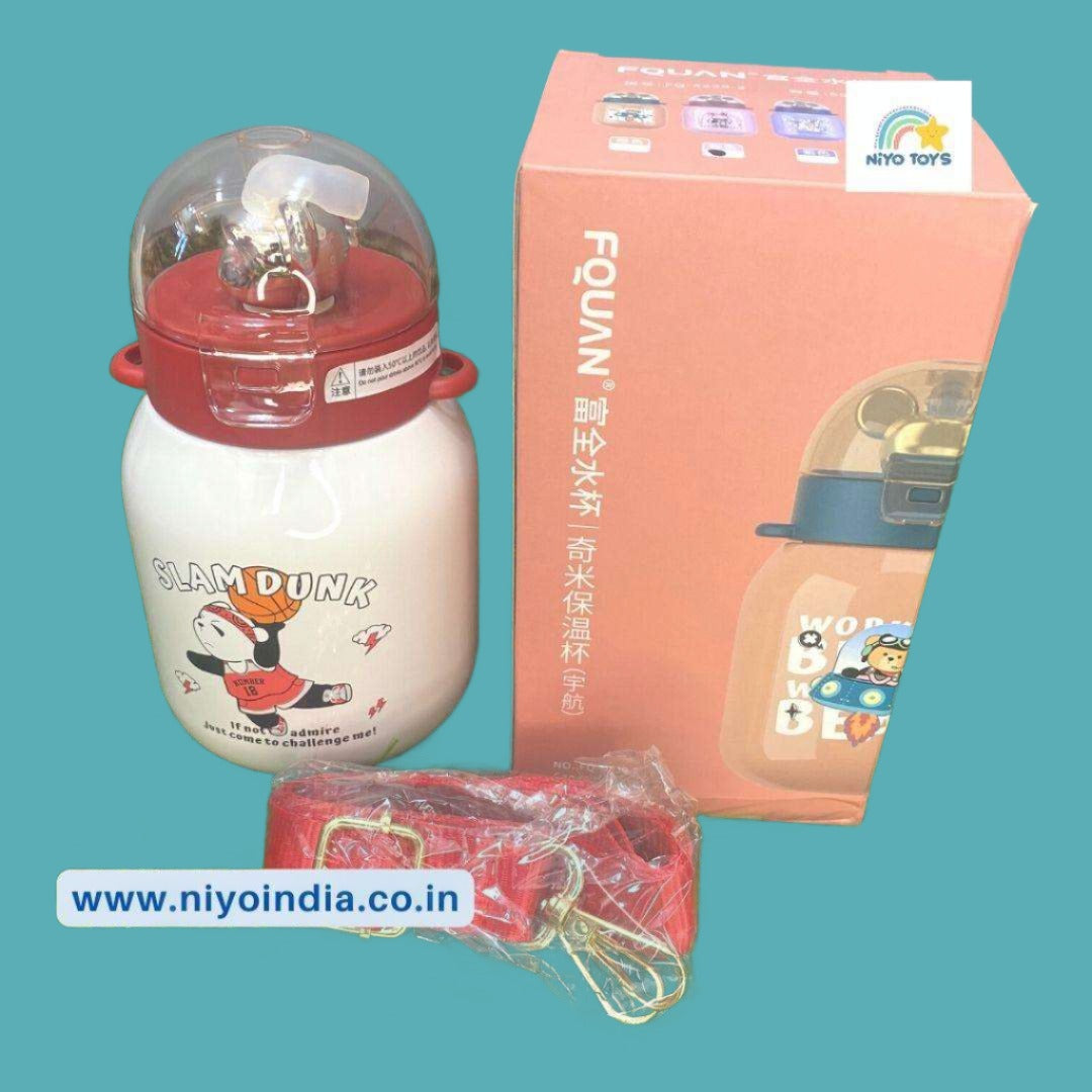 NIYO TOYS 500ml water bottle with straw featuring a cartoon design and protective cap