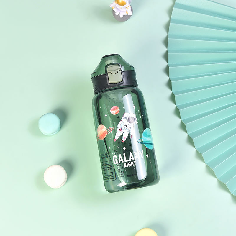 NIYO TOYS Galaxy Night Sipper Bottle with Astronaut and Planet Design in Green