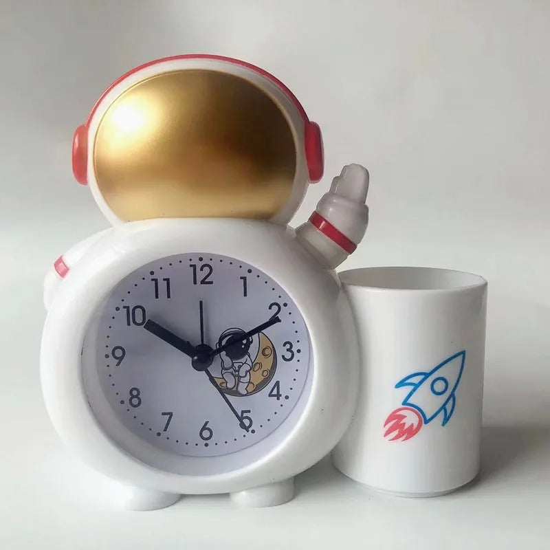Astronaut-themed alarm for clock in white and gold, ideal for ages 3+, perfect for bedtime routines.