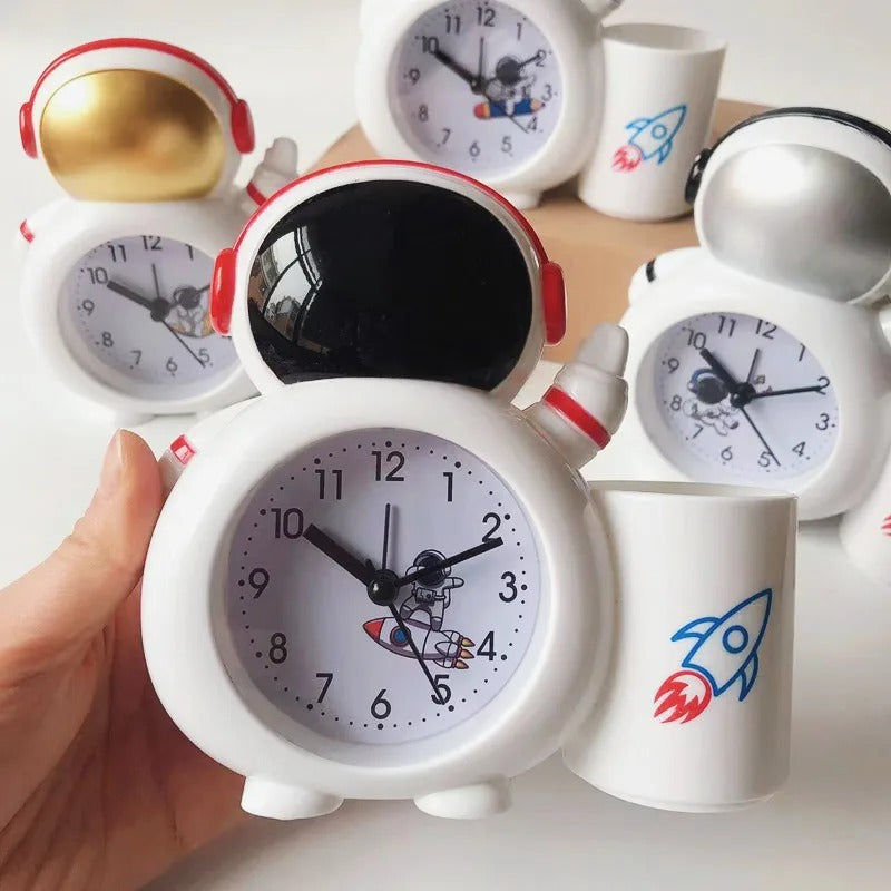 NIYO TOYS astronaut clock in white with alarm for clock, designed for ages 3 and up, fun bedroom decor