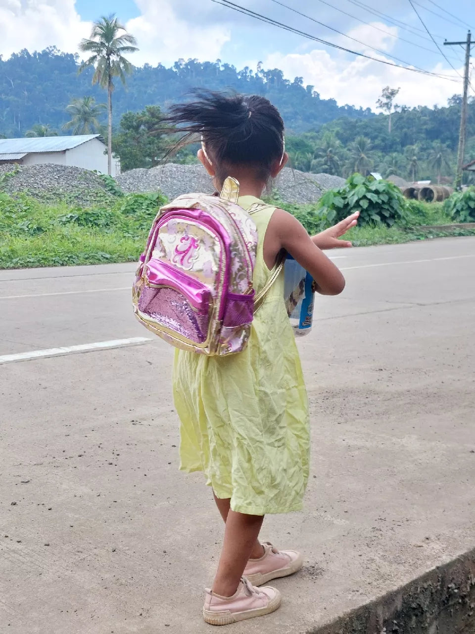 Yellow NIYO TOYS unicorn backpack for kids, ideal for age 3+, perfect for school or play